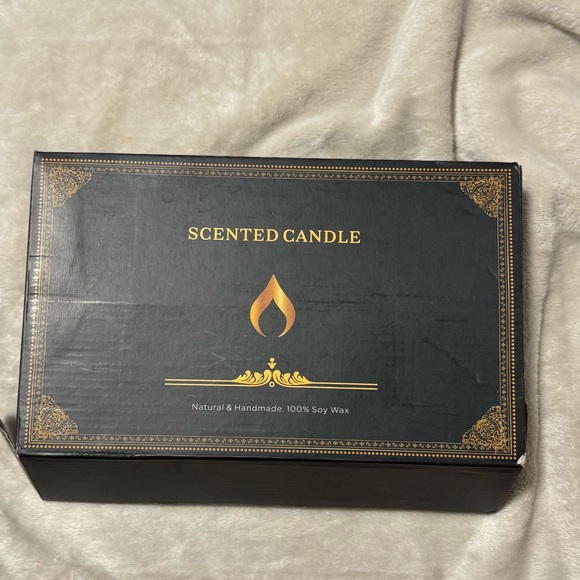 Scented candles (missing two scents) - Picture 2 of 7